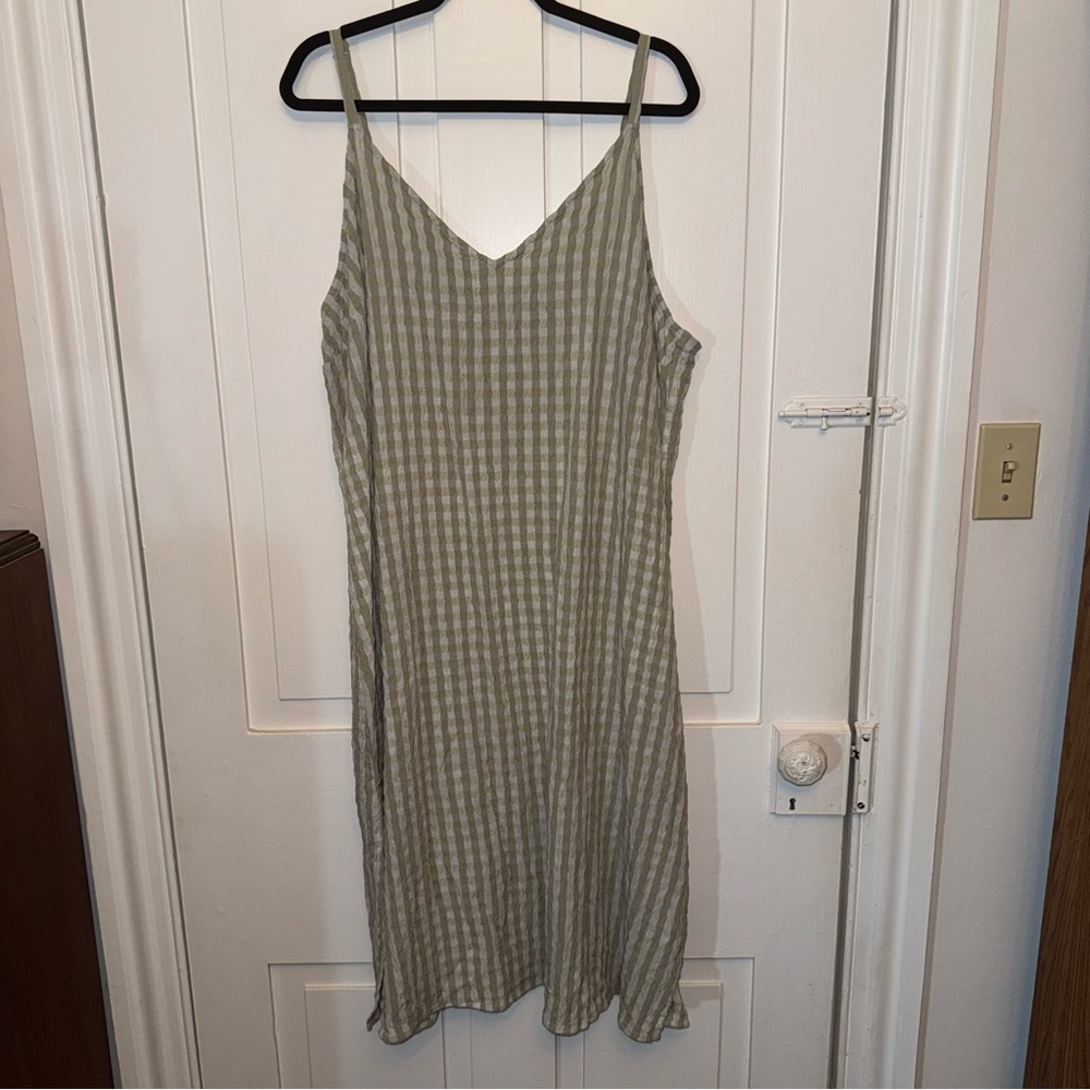 Universal Thread Green & White Patterned Sleevele… - image 2